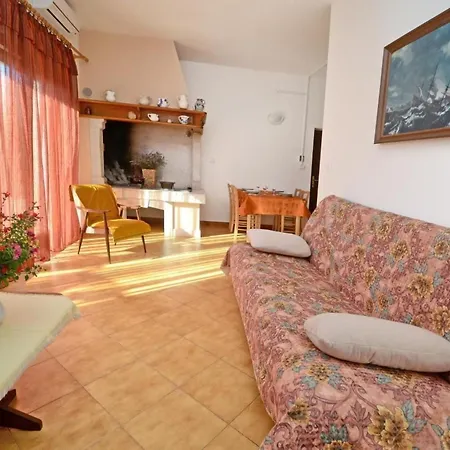 Albina 1 By Interhome Valica