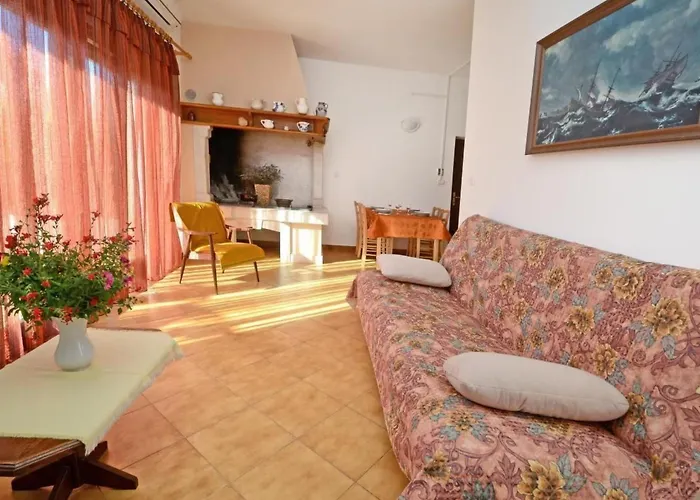 Albina 1 By Interhome Valica